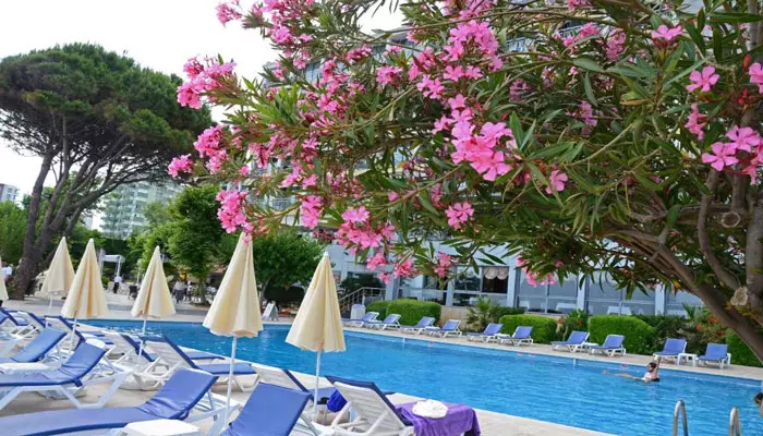 هتل لارا اوتل پالاس آنتالیا